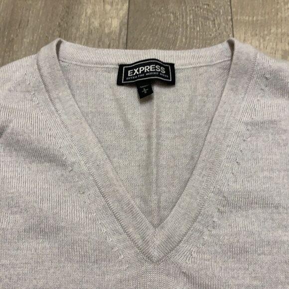Mens NWOT Express 100% Merino Wool V-Neck Pullover Sweater - Picture 4 of 7